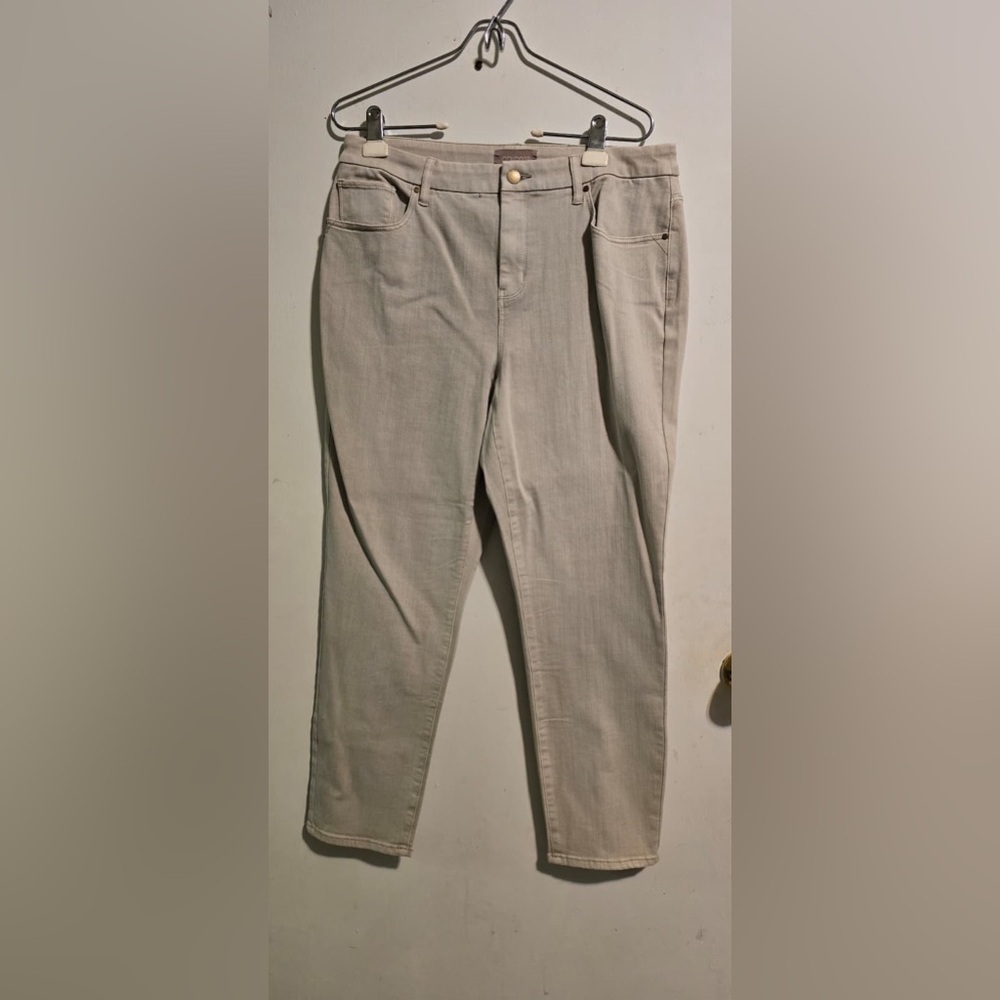 Chico's Light‎ Tan Ankle Jeans
